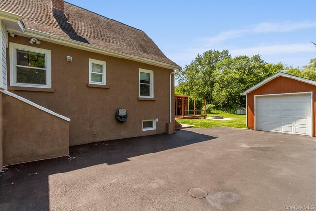 141 Dixon Rd in Carmel, NY - Building Photo - Building Photo