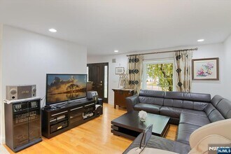 85 Harvey Ave in Paramus, NJ - Building Photo - Building Photo
