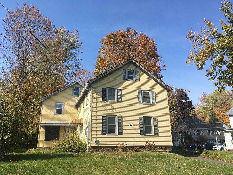 20 Grove St in Portland, CT - Building Photo