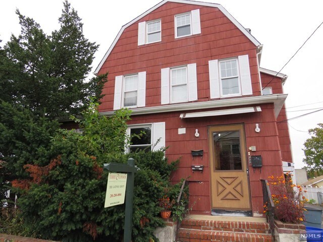 649 New Jersey Ave-Unit -1st Floor in Lyndhurst, NJ - Building Photo