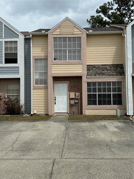 2409 Stratford Upon Avon Blvd in Orlando, FL - Building Photo
