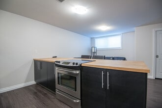 110 Cumberland Ave N in Saskatoon, SK - Building Photo - Building Photo