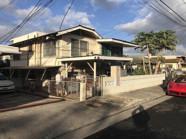 property at 1733 Hoe St