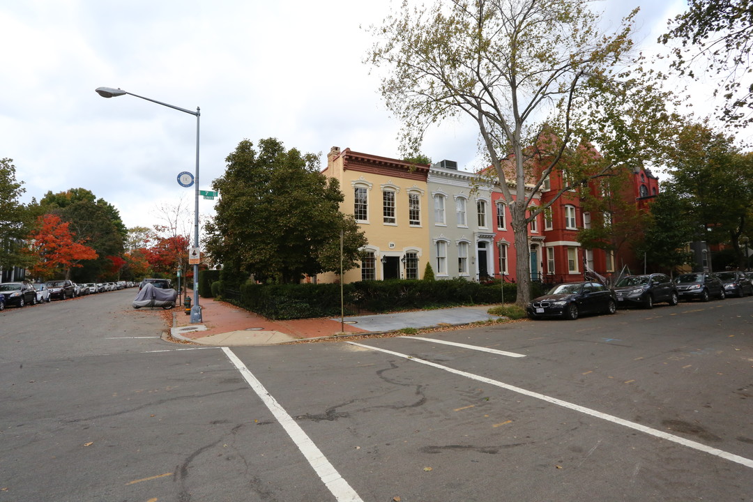 29 7th St SE in Washington, DC - Building Photo