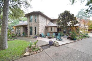 2220 Forest Creek