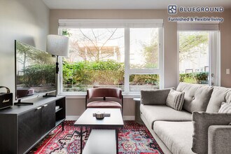 2690 152nd Ave NE in Redmond, WA - Building Photo - Building Photo