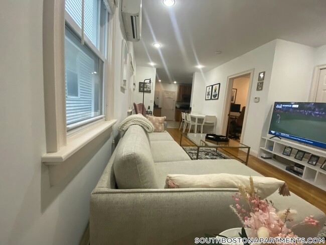 164 L St in Boston, MA - Building Photo - Building Photo