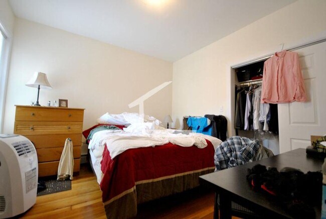 1950 Beacon St in Boston, MA - Building Photo - Building Photo