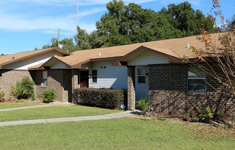 Palm Brook in Leesburg, FL - Building Photo - Building Photo