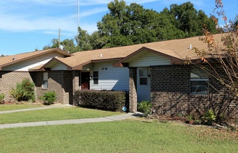 Palm Brook in Leesburg, FL - Building Photo - Building Photo