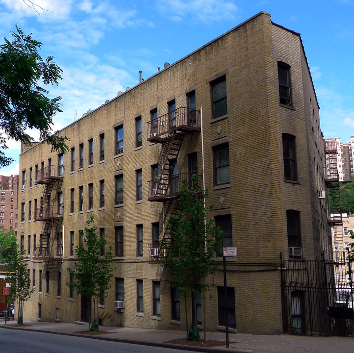 79-85 Fairview Ave in New York, NY - Building Photo