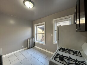 4055 W Melrose St, Unit 3 in Chicago, IL - Building Photo - Building Photo