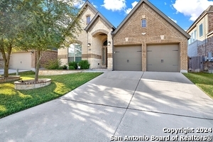 14618 Hallows Grv in San Antonio, TX - Foto de edificio