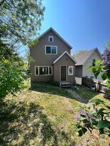 1718 New St in Duluth, MN - Building Photo