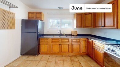 Room in Shared 3 bed/1 bath home in Chicago, IL - Foto de edificio - Building Photo