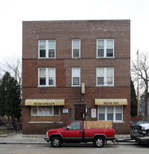 Wisconsin House in Waukesha, WI - Foto de edificio - Building Photo