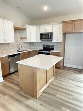 5496 N Toben Dr in Bel Aire, KS - Building Photo - Building Photo