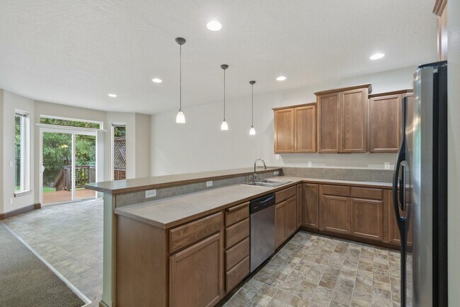 property at 10015-10017 N Whitworth Dr