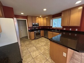 686 E Union Garden Ct S in Midvale, UT - Building Photo - Building Photo