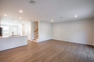 Heritage Pine Hills Country Club in Manorville, NY - Foto de edificio - Interior Photo