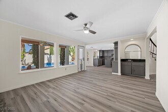 8420 Haven Brook Ct in Las Vegas, NV - Building Photo - Building Photo