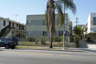 4735 Beverly Blvd in Los Angeles, CA - Building Photo - Building Photo