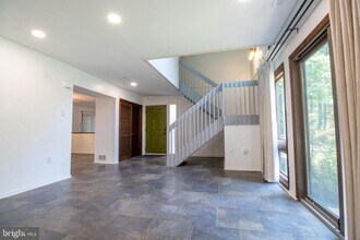 6277 Occoquan Forest Dr in Manassas, VA - Building Photo - Building Photo