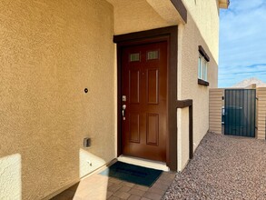 512 Canary Song Dr in Henderson, NV - Building Photo - Building Photo