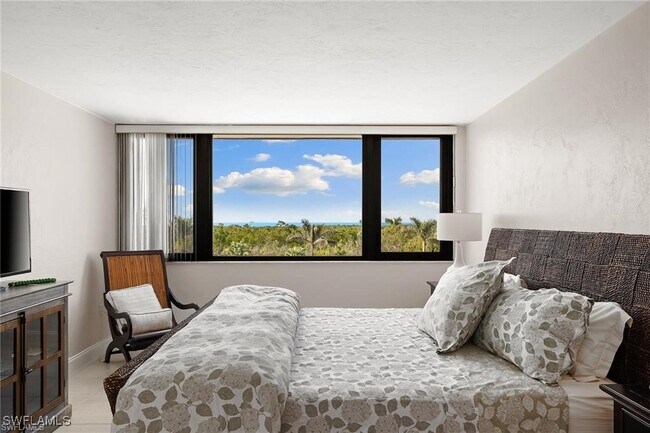 property at 5601 Turtle Bay Dr