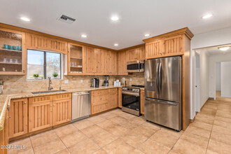 10069 E Paradise Dr in Scottsdale, AZ - Building Photo - Building Photo