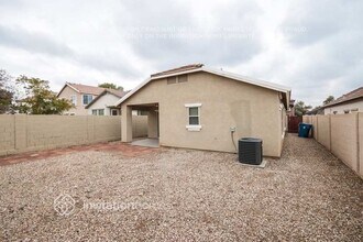 13432 W Peck Dr in Litchfield Park, AZ - Foto de edificio - Building Photo