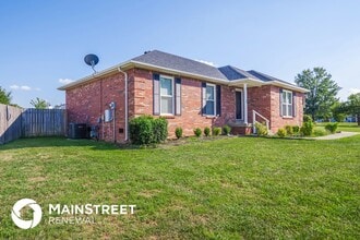 5220 Plume Dr in Louisville, KY - Building Photo - Building Photo