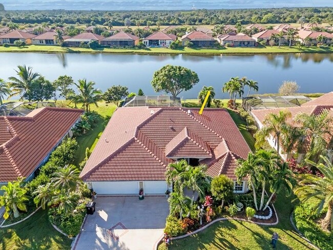 property at 1268 SW Briarwood Dr