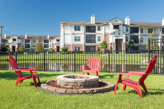 Cameron Isles Apartment Homes in Houma, LA - Foto de edificio - Building Photo