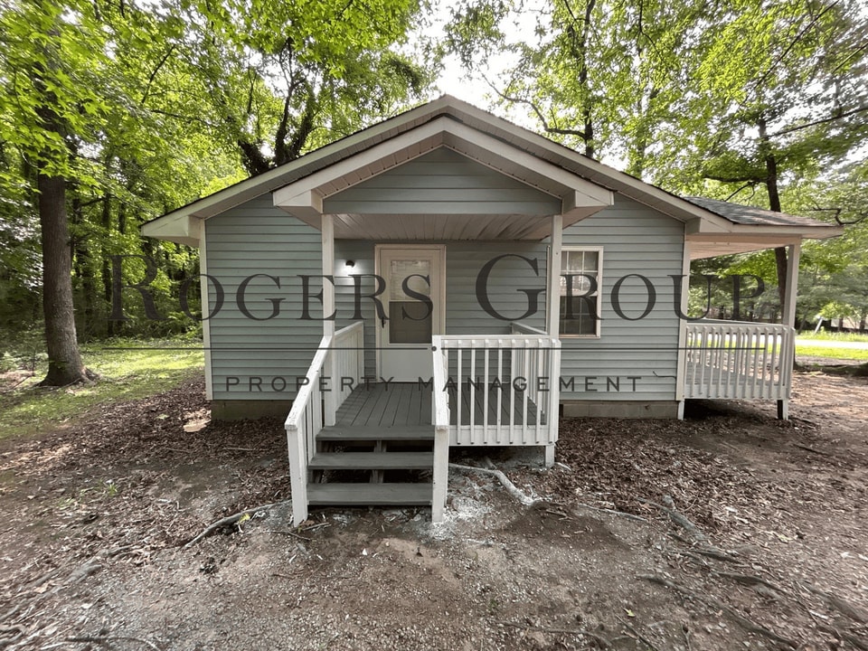 105 Horsecreek Rd in Warrenton, NC - Foto de edificio