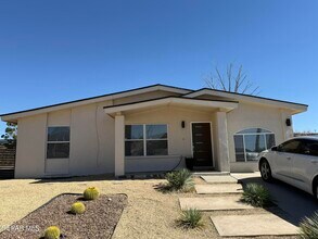 1217 Iguana Pl in Horizon City, TX - Foto de edificio - Building Photo