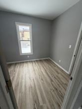 1646 Center St, Unit Lower in Racine, WI - Foto de edificio - Building Photo