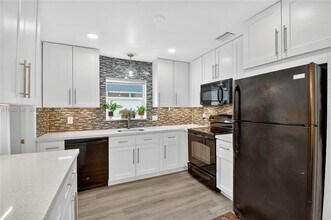 554 NW 46th St in Fort Lauderdale, FL - Building Photo - Building Photo