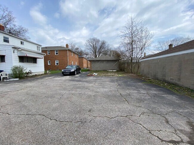 1726-1726 Tanglewood Dr in Akron, OH - Building Photo - Building Photo