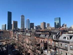 482 Massachusetts Ave-Unit -4 in Boston, MA - Foto de edificio - Building Photo