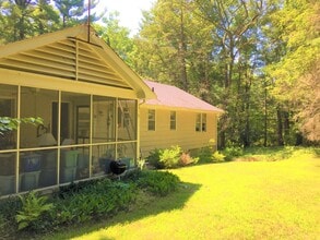 53 Deerhaven Rd in Lincoln, MA - Foto de edificio - Building Photo