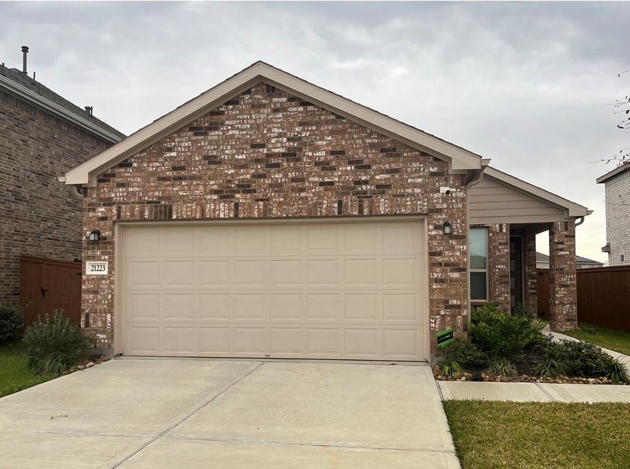 21223 Hbr Shr Dr in Cypress, TX - Building Photo