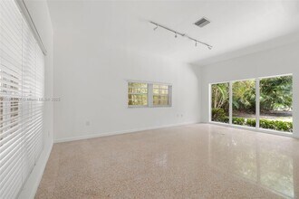 564 Golden Beach Dr in Golden Beach, FL - Building Photo - Building Photo