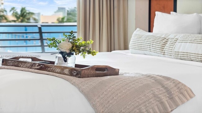 1437 Collins Ave in Miami Beach, FL - Building Photo - Building Photo