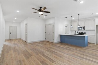 425 Munson St in Denison, TX - Building Photo - Building Photo