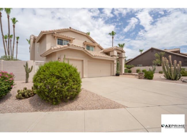 property at 1902 E Briarwood Terrace