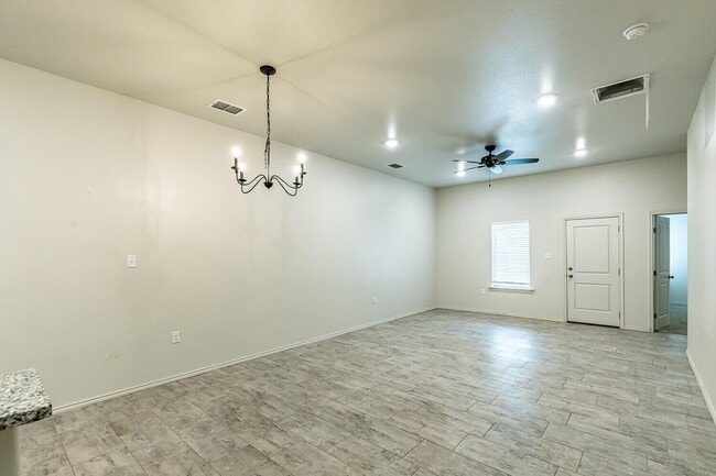 1136 N 7th St in Wolfforth, TX - Building Photo - Building Photo