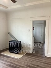 204 W Oak St in Stockton, CA - Building Photo - Building Photo