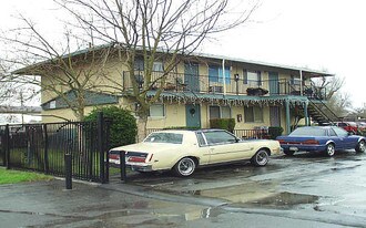 3720-3740 Astoria St in Sacramento, CA - Building Photo