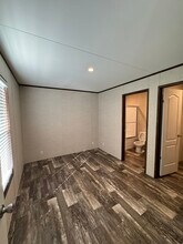 5695 Indian Trl in Beaumont, TX - Building Photo - Building Photo